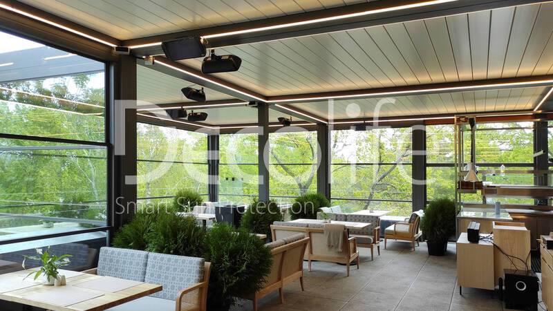 Bioclimatic pergola Decolife B500-20P + W500 guillotine glazing - 