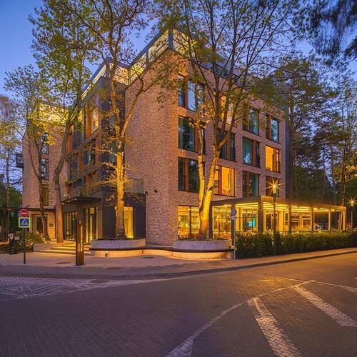 Pergola Decolife B500-20 + Guillotine glazing W500