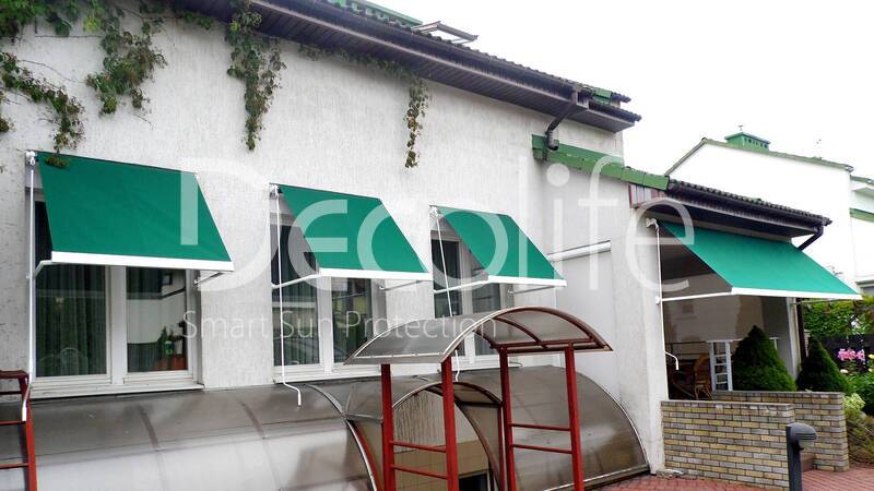 Showcase awning Decolife G400 and Vertical system Zip 100 for the terrace - 