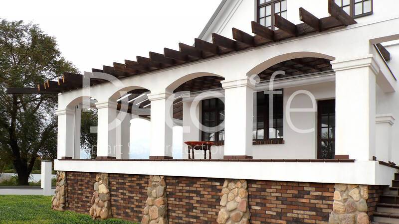 Vertical system Zip 100 and awning Decolife G220 - 