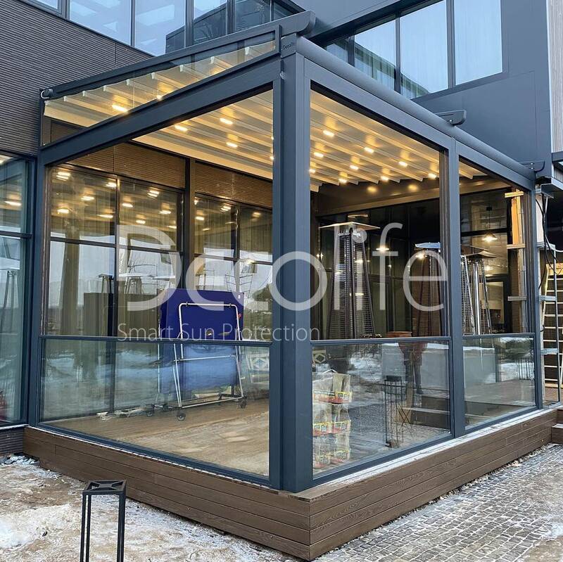 Pergola awning Decolife Project Light + Lifting glazin W500 - implemented by partner ''Lux Terras'' - 
