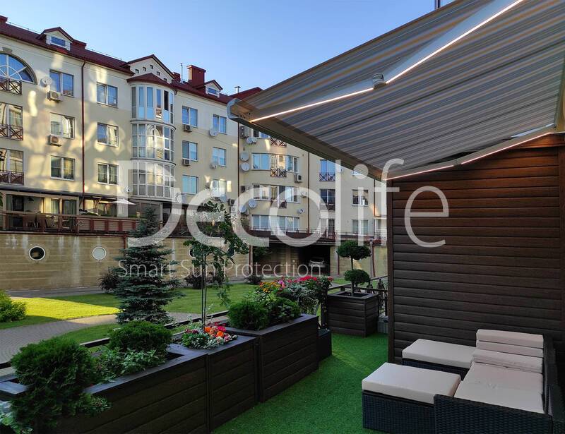 Awning Decolife G500 with illuminated elbows - 