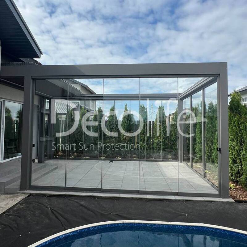 Pergola Decolife B700-25C + sliding glazing S200 + entrance door and fixed glazing FW84, - object was realized by partner @markizaqueen - 
