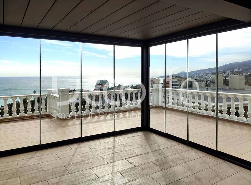 Bioclimatic pergola Decolife B500-25P + Sliding glazing S100 - 