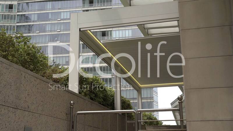 Pergola Decolife Bioclimatic B700-25C + Vertical system Zip 100, implemented by partner ''TENT VERTEX'' - 