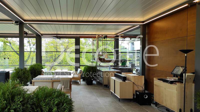 Bioclimatic pergola Decolife B500-20P + W500 guillotine glazing - 