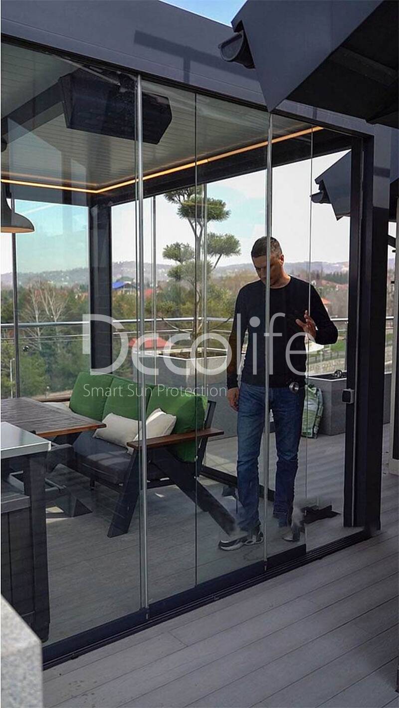 Pergola Decolife B600 PIR+ Sliding glazing S100, implemented by partner ''TENT VERTEX'' - 