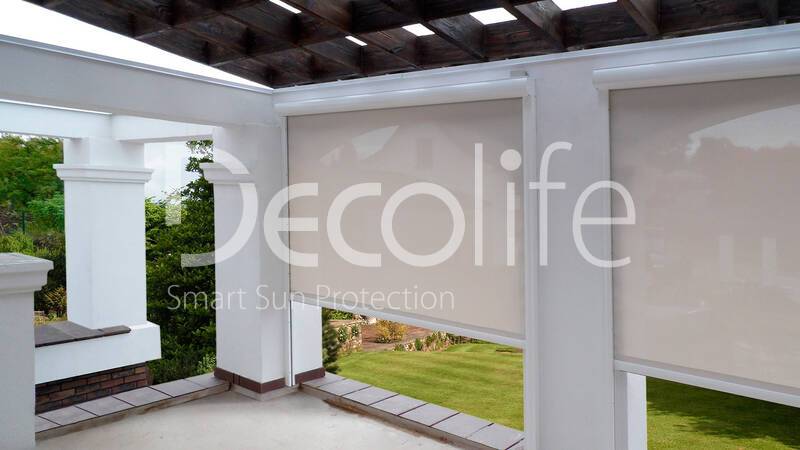 Vertical system Zip 100 and awning Decolife G220 - 