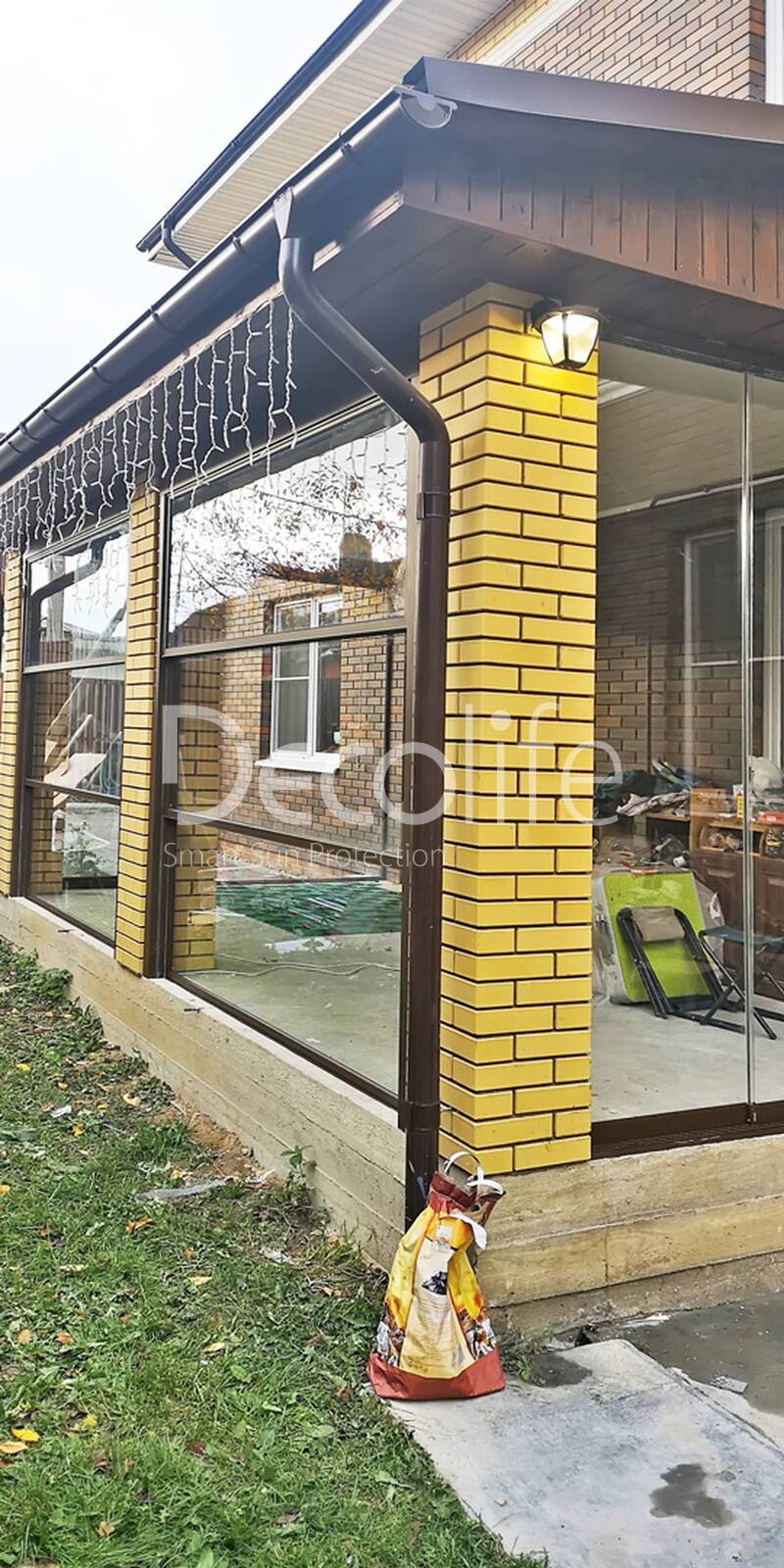 Sliding frameless S100 and guillotine W500 glazing Decolife - 