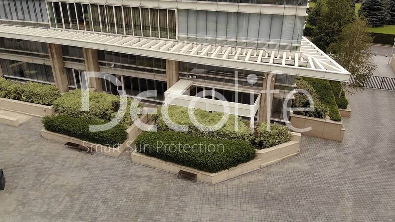 Pergola Decolife Bioclimatic B700-25C + Vertical system Zip 100, implemented by partner ''TENT VERTEX'' - 