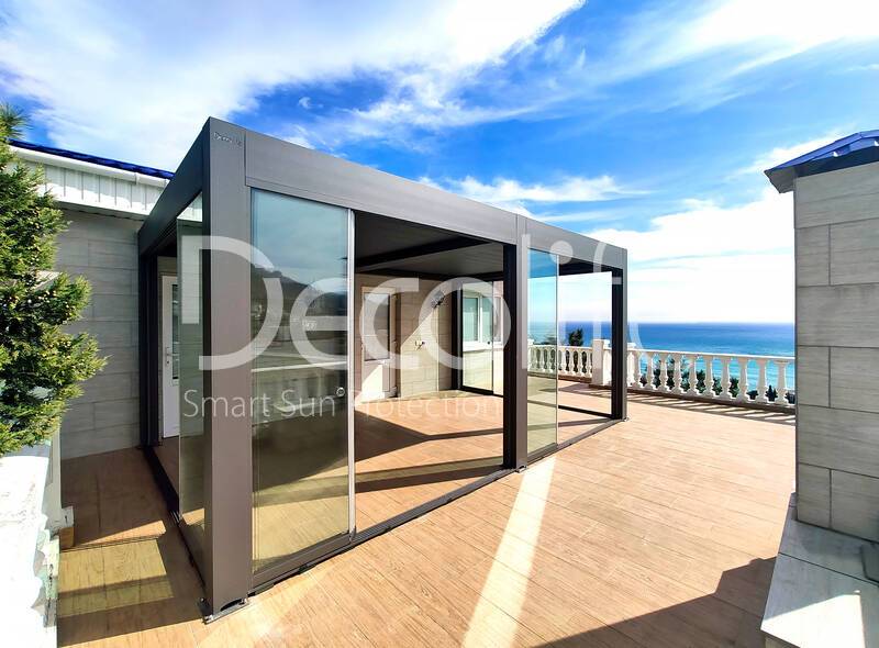 Bioclimatic pergola Decolife B500-25P + Sliding glazing S100 - 