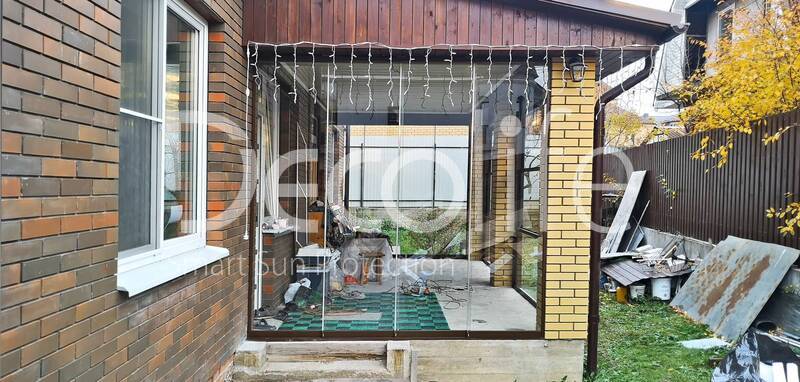 Sliding frameless S100 and guillotine W500 glazing Decolife - 