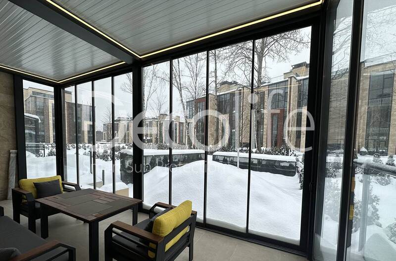 Pergola Decolife B600 PIR + Sliding glazing S500 and window/door system FW75, implemented by partner ''Lux Terras'' - 