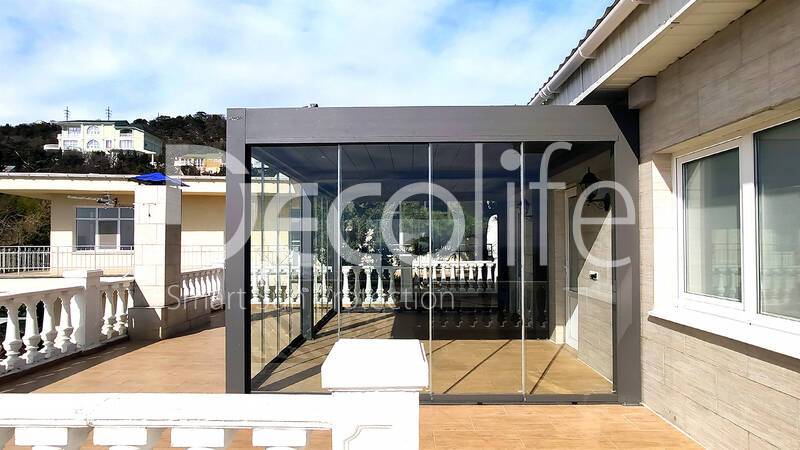 Bioclimatic pergola Decolife B500-25P + Sliding glazing S100 - 