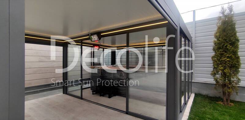 Pergola Decolife B600 PIR + Sliding glazing S500 + Vertical system Zip 130 - 