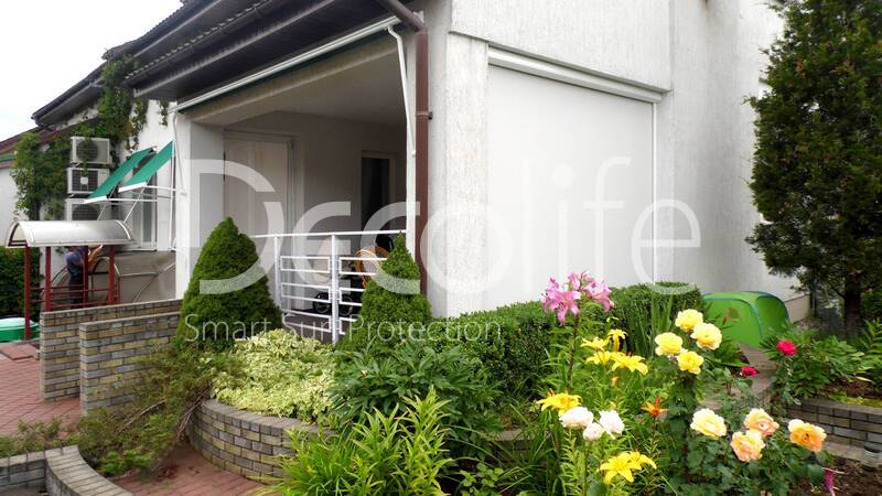 Showcase awning Decolife G400 and Vertical system Zip 100 for the terrace - 