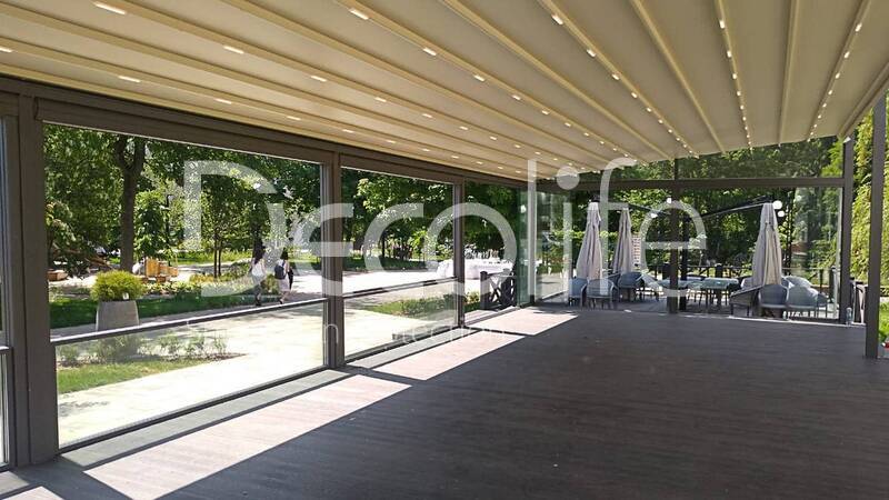 Pergola Decolife Basic & Pro New with frameless S100 and guillotine W500 glazing  - 
