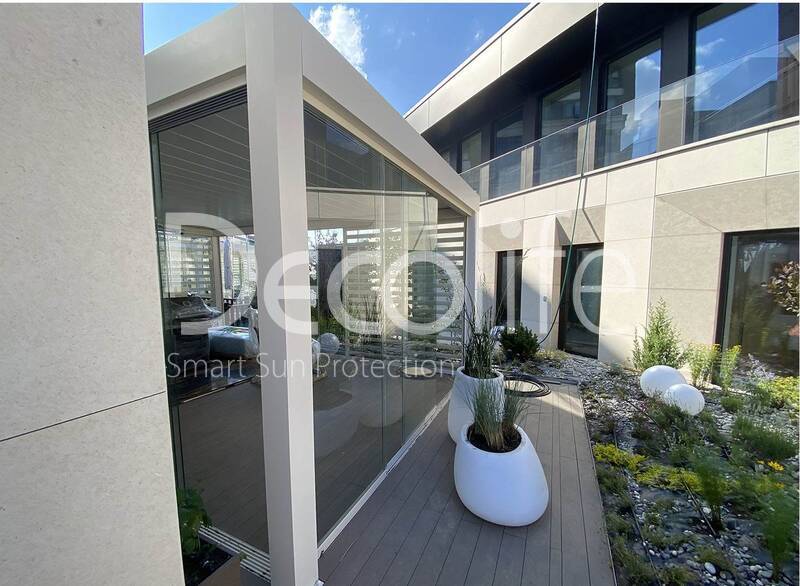Pergola Decolife Bioclimatic B500-20C + Sliding glazing S100 + Facade blinds FZ44
, implemented by partner ''Lux Terras'' - 