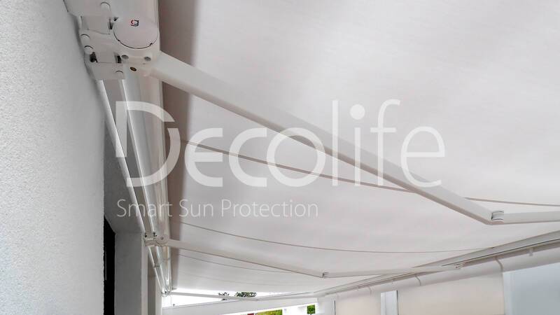 Vertical system Zip 100 and awning Decolife G220 - 