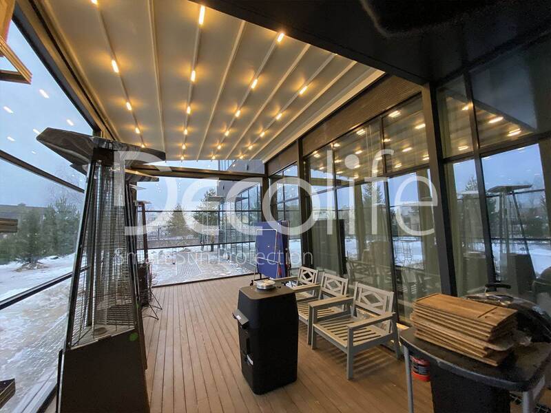 Pergola awning Decolife Project Light + Lifting glazin W500 - implemented by partner ''Lux Terras'' - 