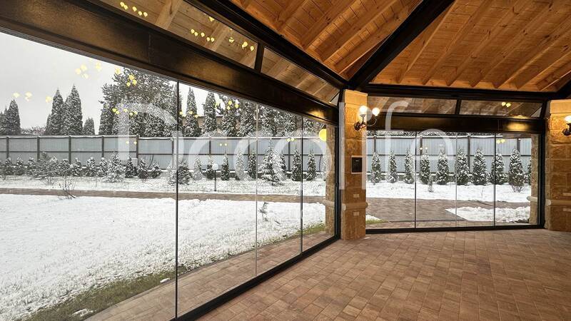 Sliding glazing Decolife S200, implemented by partner Lux Terras - 