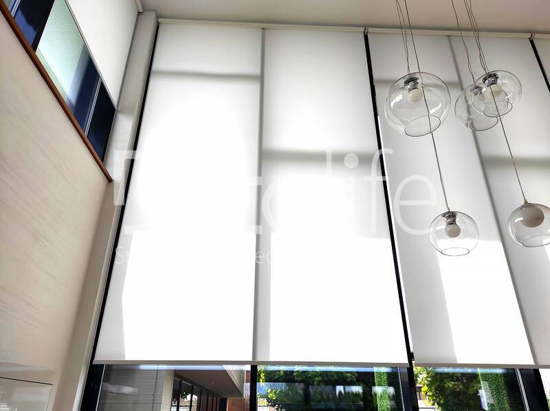 Motorized Decolife Vertical Screen 400 System - 