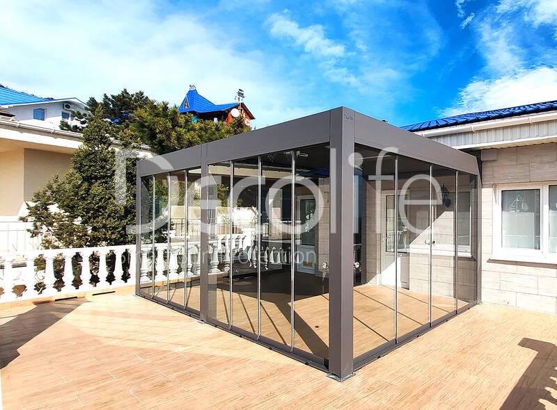 Bioclimatic pergola Decolife B500-25P + Sliding glazing S100 - 