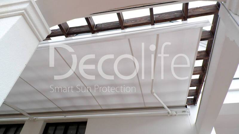 Vertical system Zip 100 and awning Decolife G220 - 