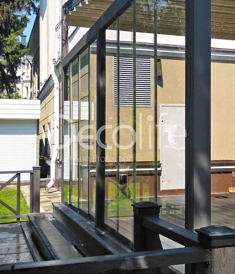 Pergola Decolife Basic & Pro New with frameless S100 and guillotine W500 glazing  - 
