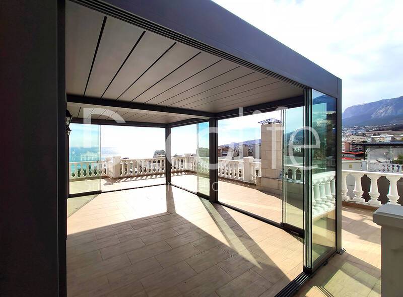 Bioclimatic pergola Decolife B500-25P + Sliding glazing S100 - 