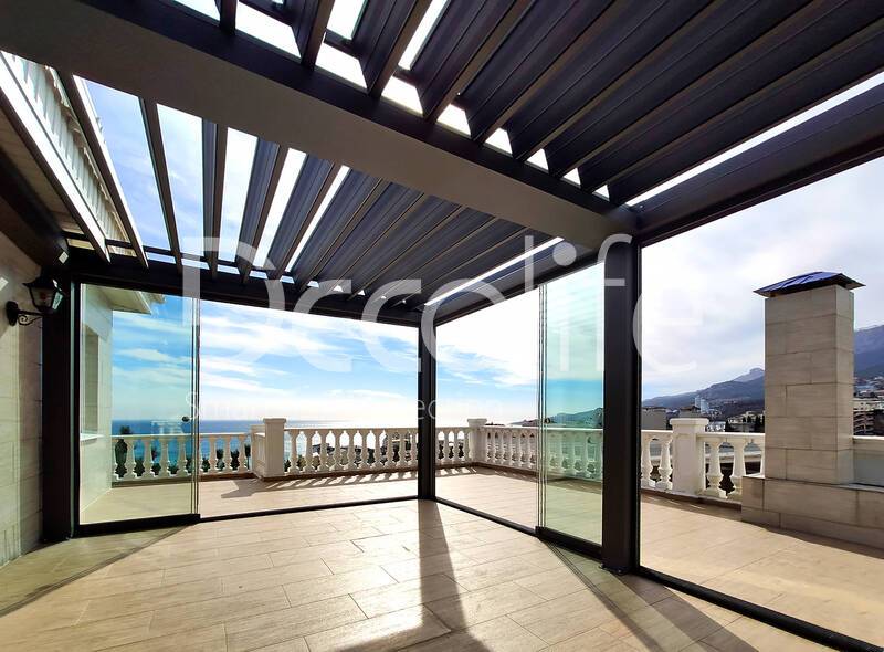 Bioclimatic pergola Decolife B500-25P + Sliding glazing S100 - 