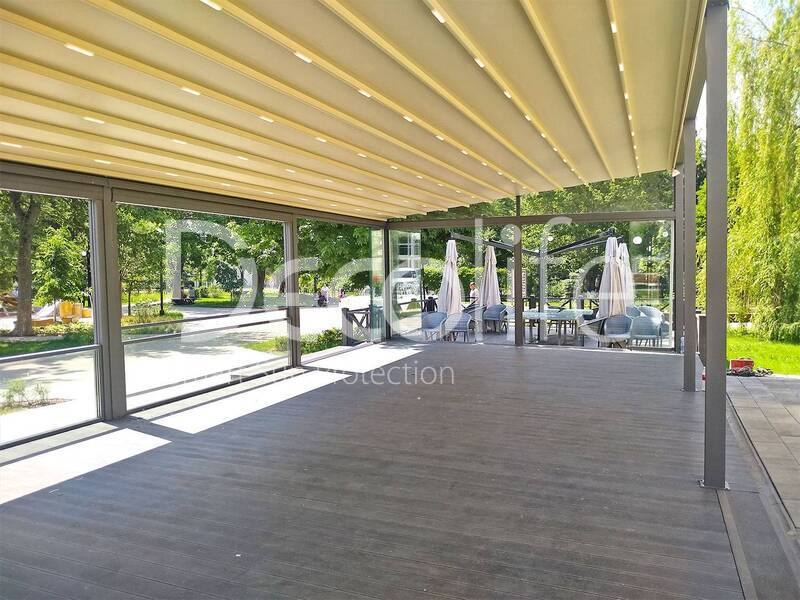Pergola Decolife Basic & Pro New with frameless S100 and guillotine W500 glazing  - 
