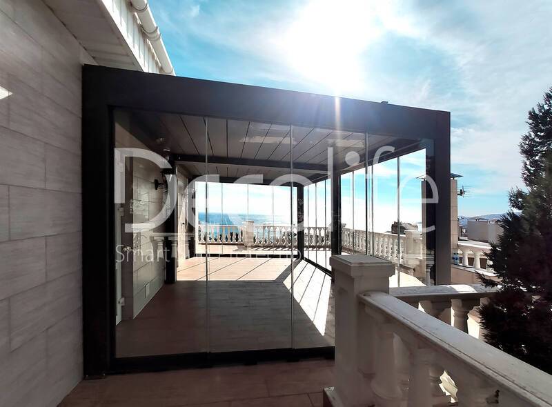 Bioclimatic pergola Decolife B500-25P + Sliding glazing S100 - 